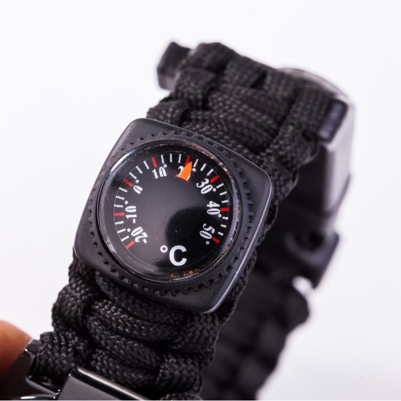Reloj multifuncional para exte - Outdoor Adventure Kit reseña y precio